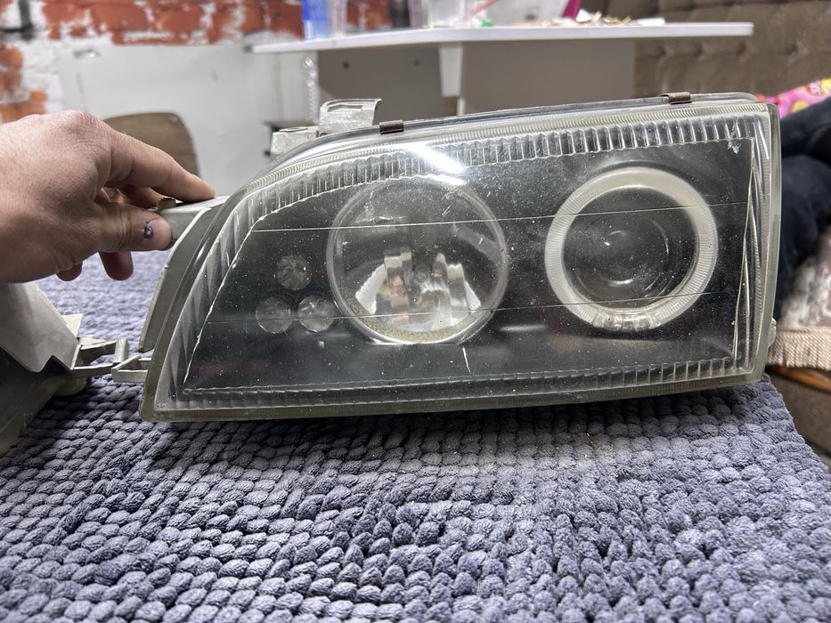 Таета карина е фары