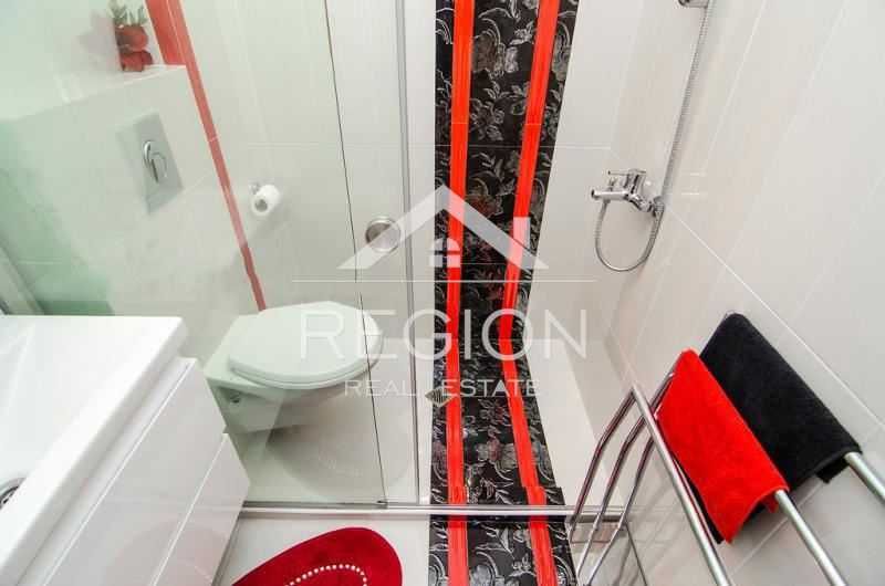 Дава се под наем Тристаен апартамент в Варна, Бриз - 100 кв.м за 850 € - Снимка #10