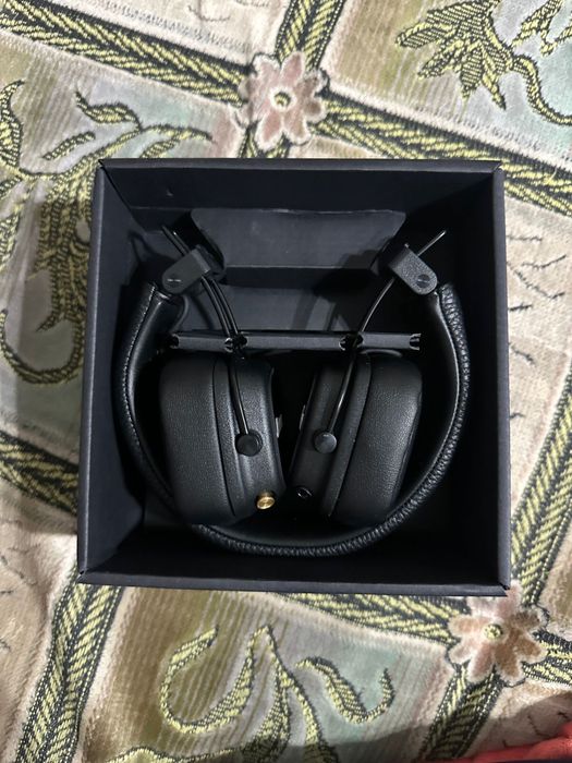 Продам наушники Marshall Major V