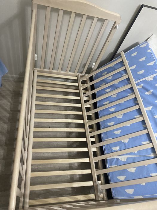 Продам кроватку детскую