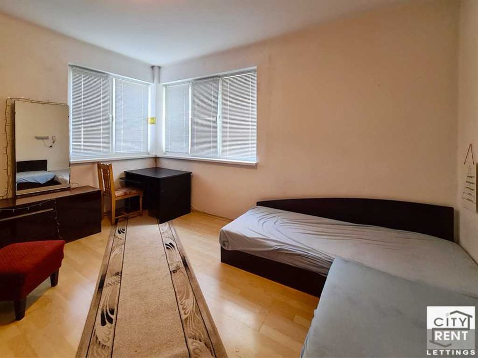 104380 Просторен апартамент с две спални в топ центъра на В. Търново