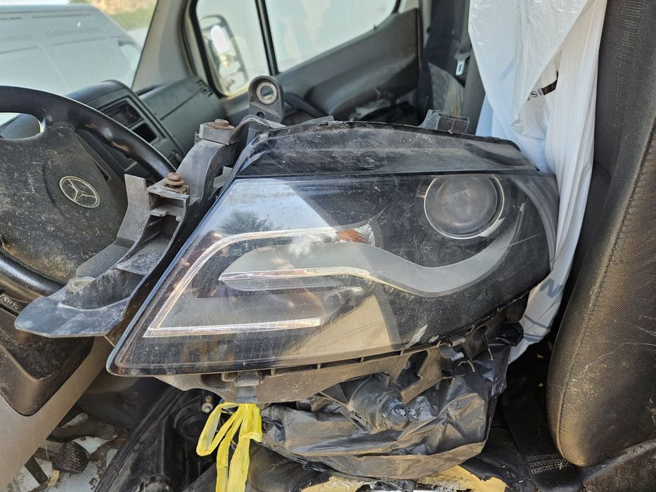 Ляв фар за Audi B8