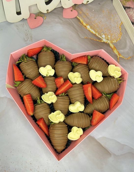 Клубника в шоколаде Алматы