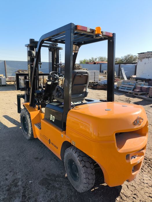 Вилочный погрузчик