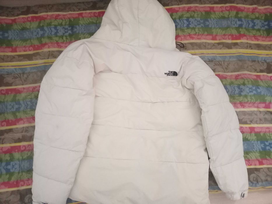 Продается куртка 15 тыс легкая оригинал