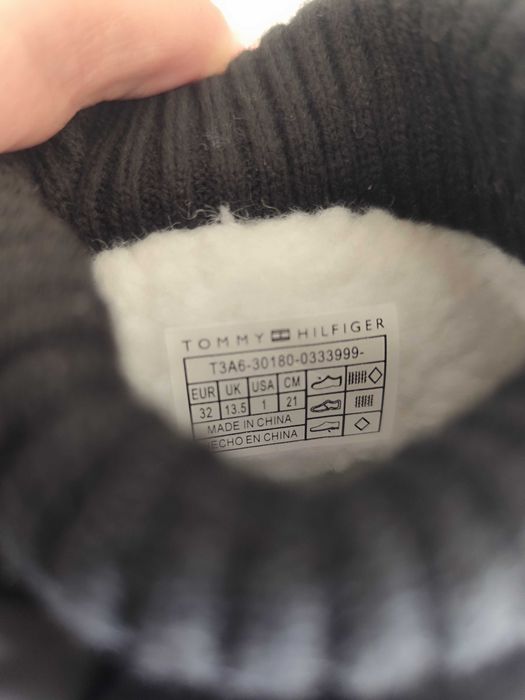 Нови оригинални апрески Tommy Hilfiger