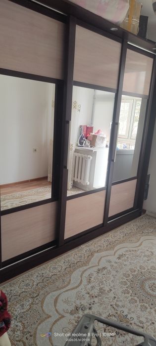 үйдегі барлық мебельді сатамын