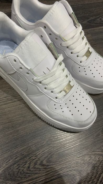 кроссовки Nike, в белом цвете