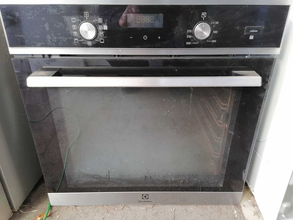 Продавам Фурна за вграждане