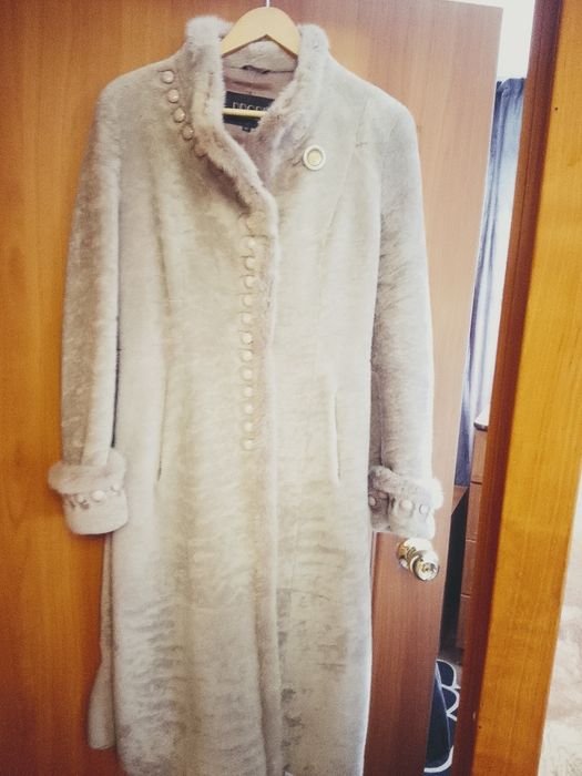 Шуба Мутоновая и сапоги на каблуке