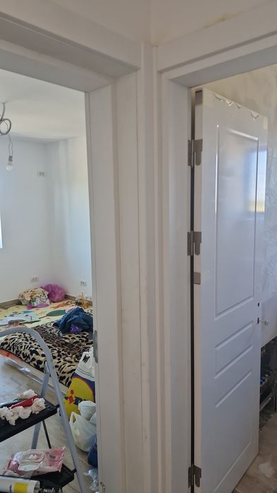 Montaj usi  i /consultanta