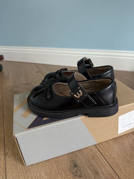 Продам детские туфли