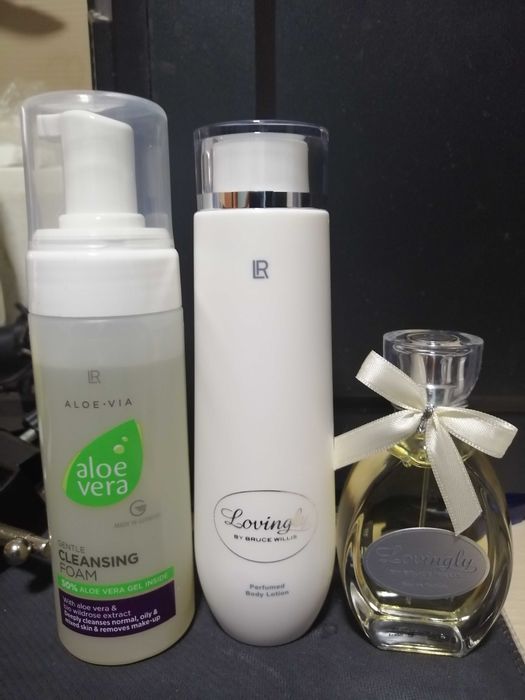 LR парфюм,лосион за тяло, почистваща пяна за лице. Козметичен комплект