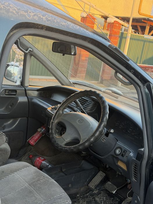 Тойота естима лусида