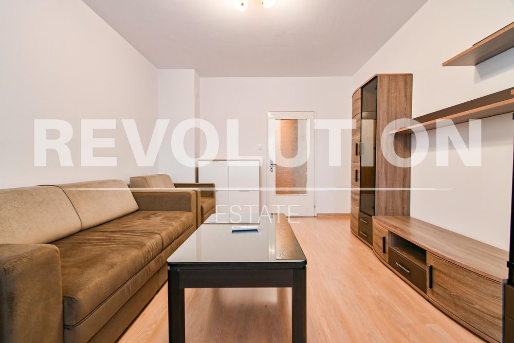 Дава се под наем Тристаен апартамент в София, Надежда 1 - 85 кв.м за 750 € - Снимка #1