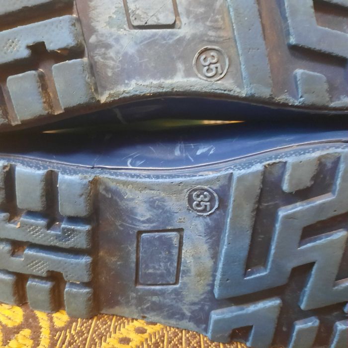 Резиновые сапоги для мальчика р35