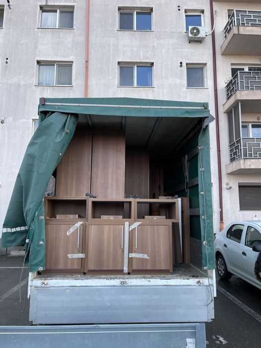 Inchiriez dube 3,5 t Transport Marfa Autoutilitare cu lift