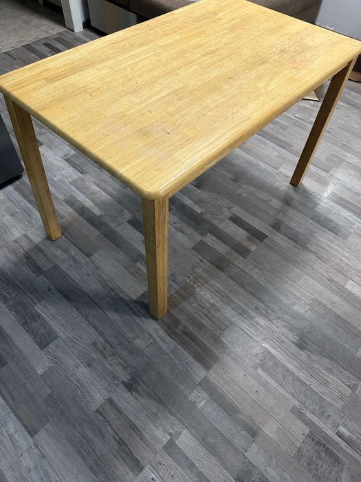 Продам кухонный стол