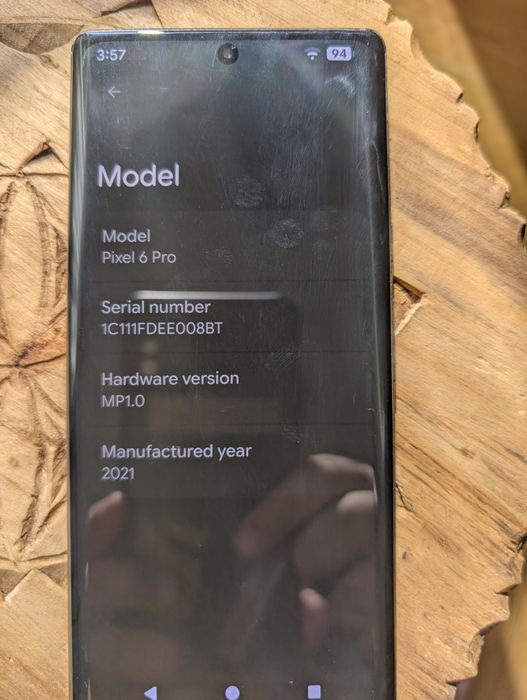 Google Pixel 6 Pro 256 GB + 2 ecrane de schimb + 3 huse + 3 folii privacy