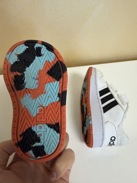 Adidași adidas mărimea 19