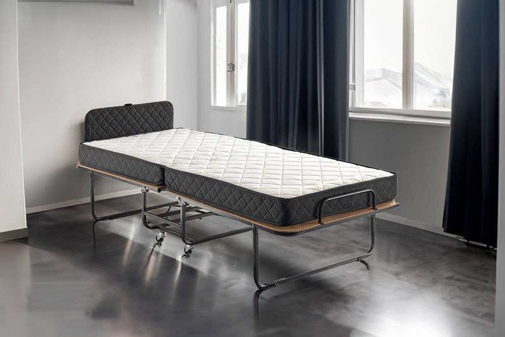 Раскладушка для отдыха