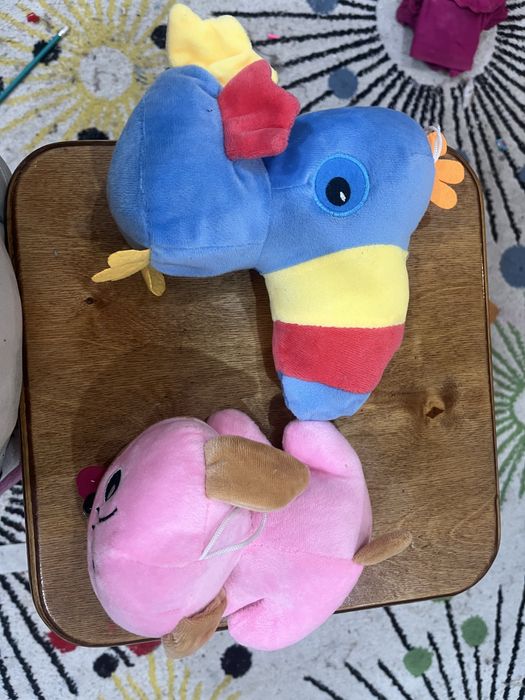 Игрушки собака и тукан вроде