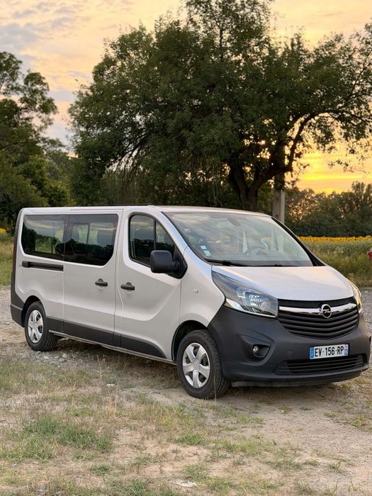 Opel vivaro 2018 lung 8+1