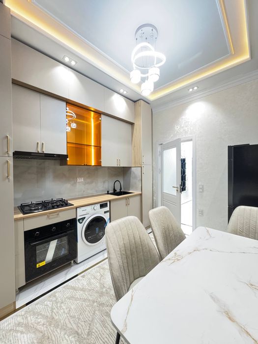 Чилонзор район рядом Карзинка 3 комната Навастройка