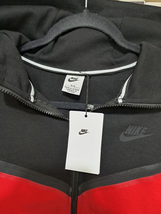 Nike tech            roșu,negru