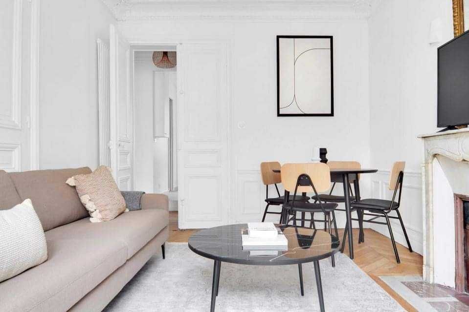 Тристаен апартамент в ж.к. Младост 3