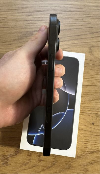 Apple iPhone 16 Pro Max 512 gb - 90% sănătate baterie - impecabil