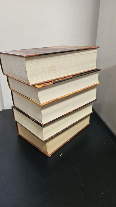 Vand set Gheata si foc/Urzeala tronurilor/Game of thrones, de G Martin