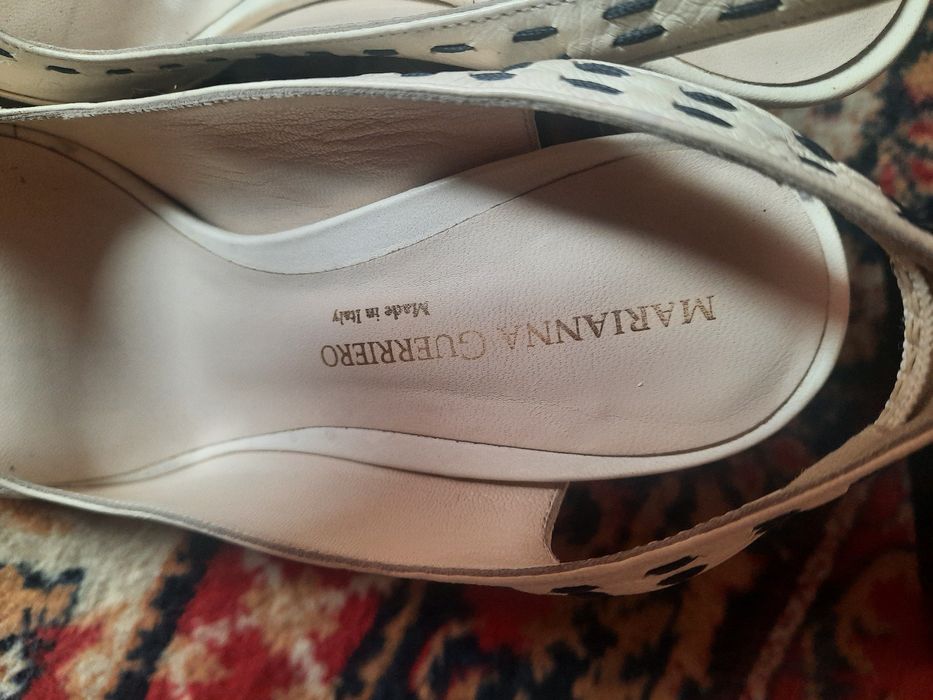 Продам туфли-босоножки