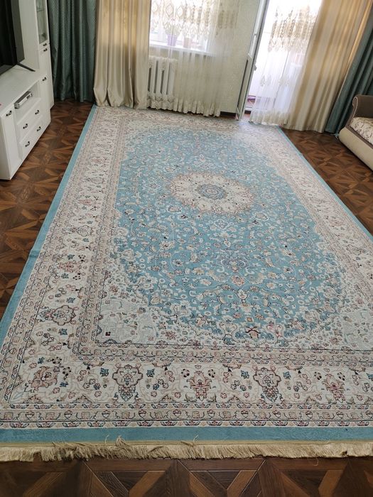 Продам ковры в хорошем состоянии