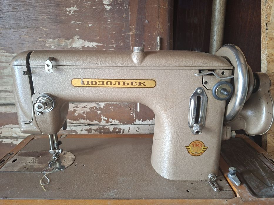 Продаю швейную машинку.