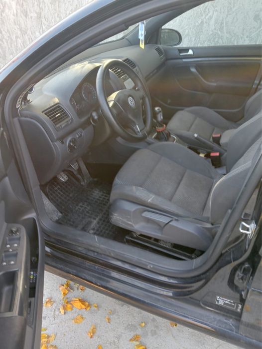 Golf 5 ,spre vanzare