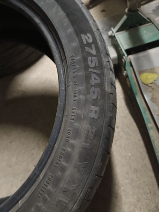 Шины летние 275/45R21