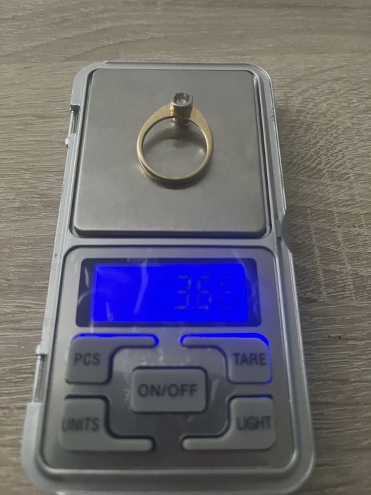 Золото. Золотое кольцо с бриллиантом