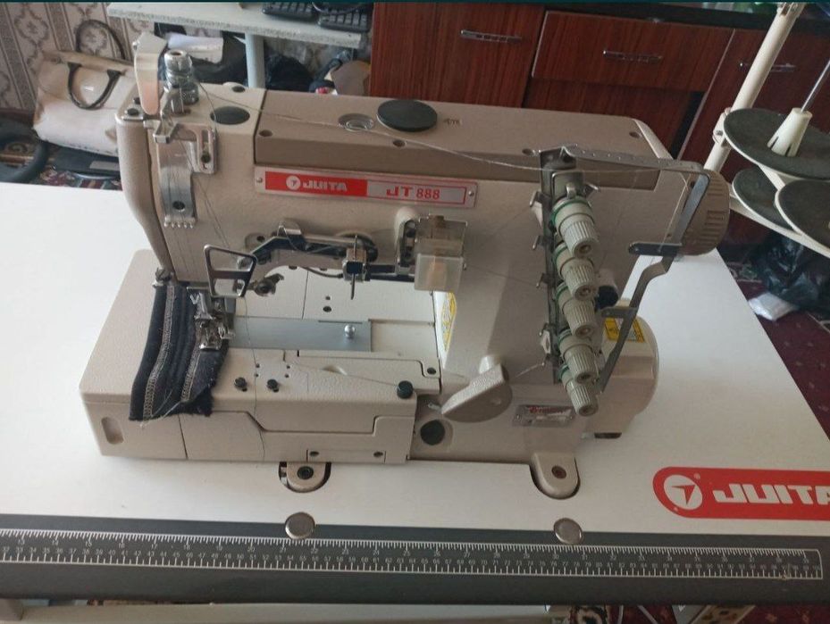 Чирчиқда тикув машинаси сотилади