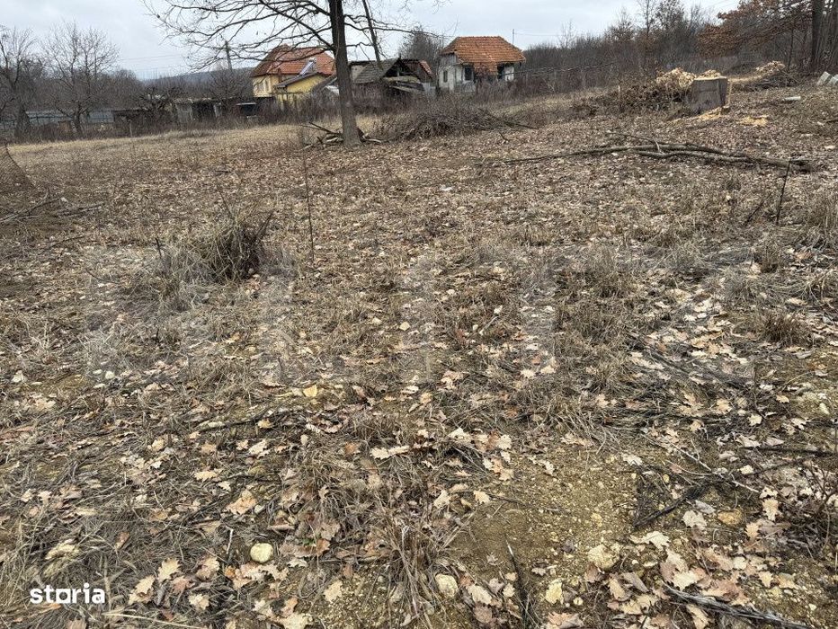Teren intravilan de vanzare, 400 mp, zona Stroiesti