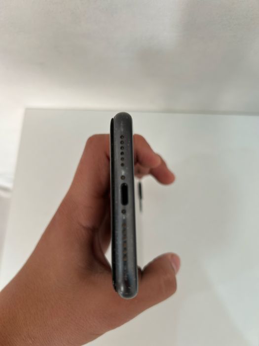 Продам айфон 11