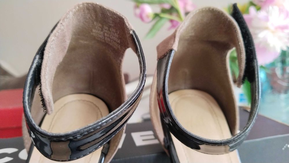 Дамски сандали с лак равни