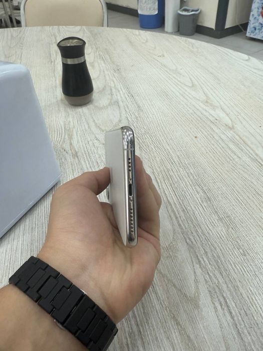 Iphone 11 pro Max 64 gb  Emkist 84 kar/dak full