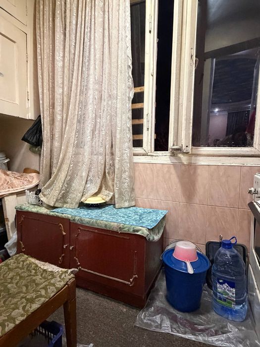 Kvartira sotiladi chilonzor 21 kvartal 2-3/2/4 48 m2