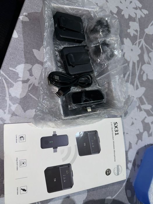 Планшет мини ноутбук и микрофон