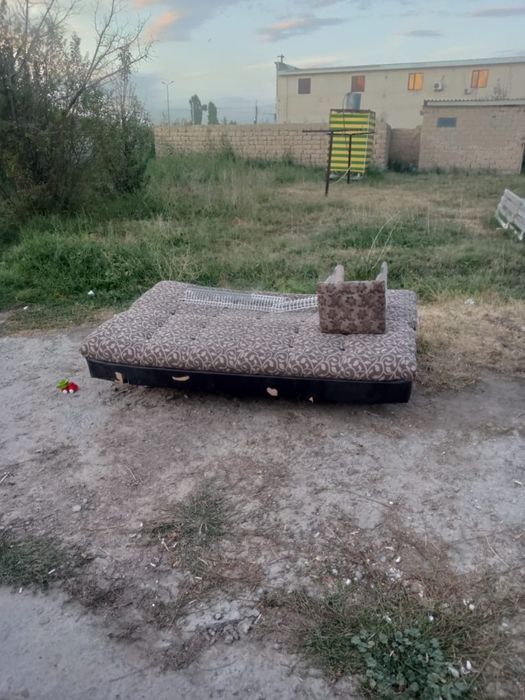 диван,шкаф в нормальном состояние