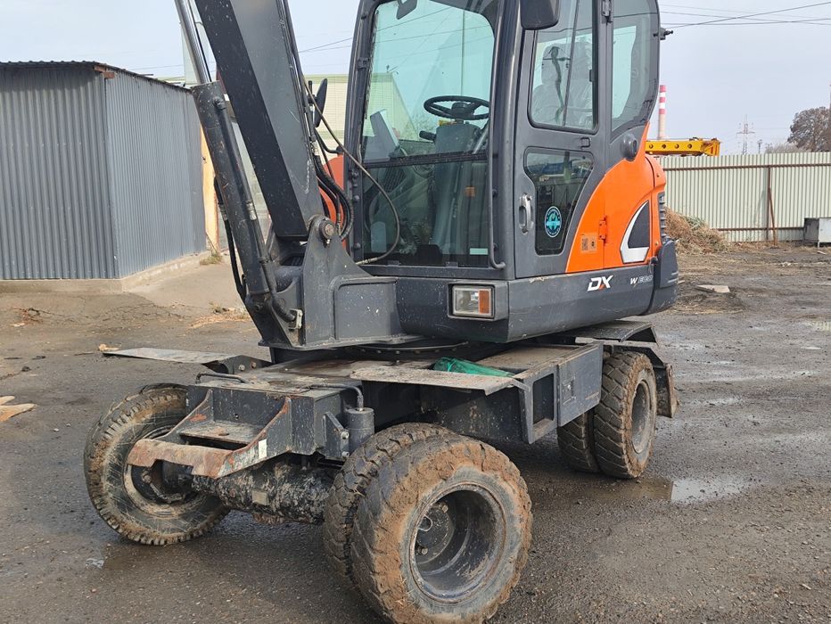 Dosan DX W ECO екскватори хизмати бор Бухоро буйлаб.

Камплектида 2дон