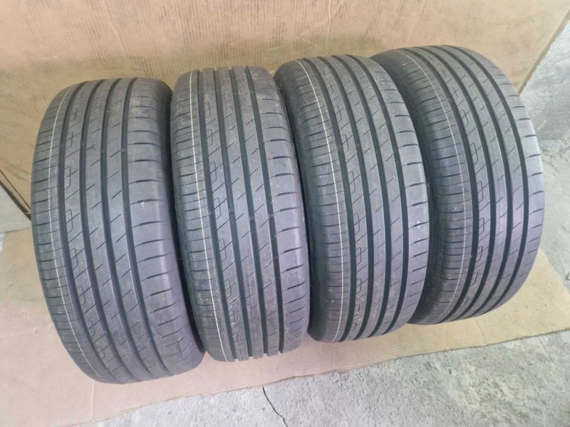 4 Bridgestone R19 235/55
летни гуми
DOT0720
