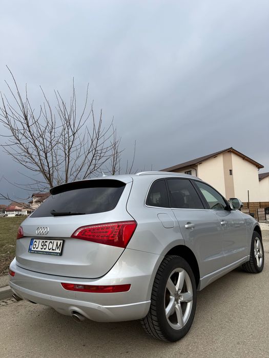 Vând audi Q5 an 2010 cutie reparată integral
