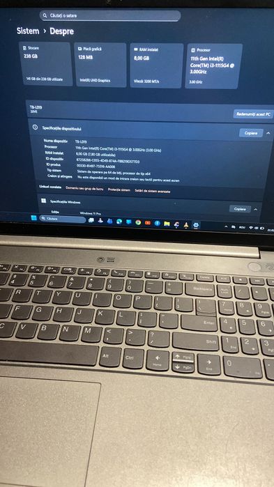 Vând Laptop Lenovo generația 11